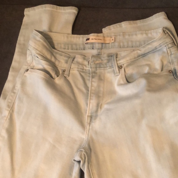 EUC Levi’s Midrise Skinny jeans - Picture 5 of 7